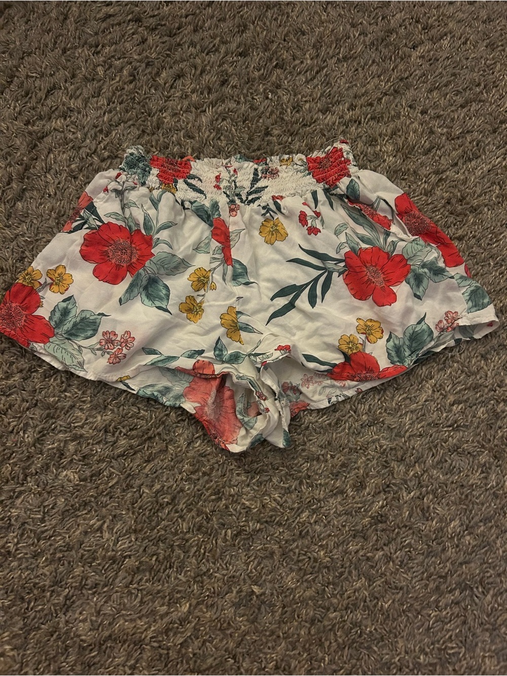 Floral Elastic-Waist Women’s Shorts in White with Red & Yellow Flowers